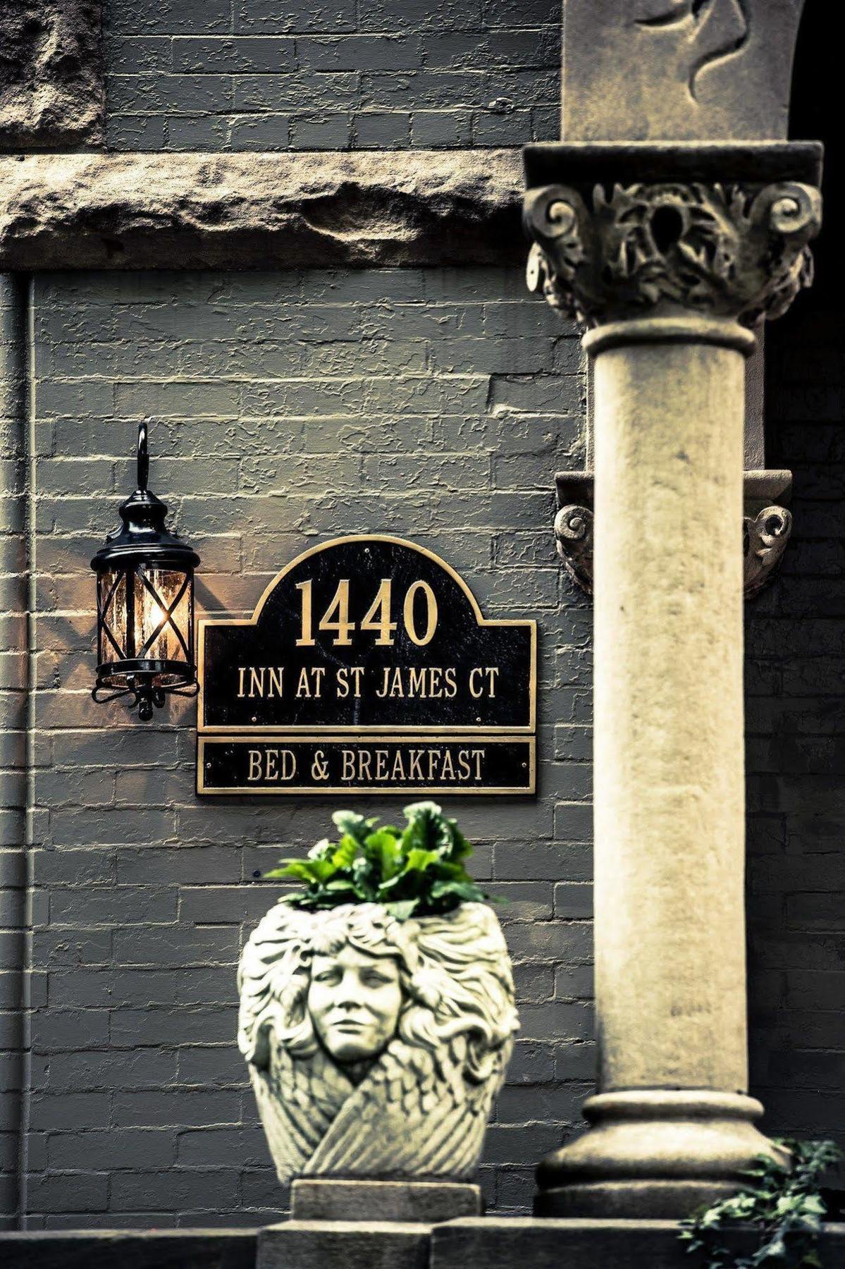 Inn At St James Court Louisville Eksteriør billede