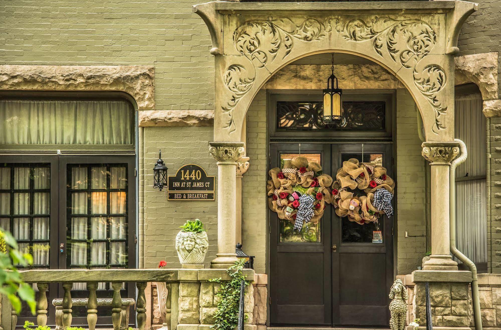 Inn At St James Court Louisville Eksteriør billede