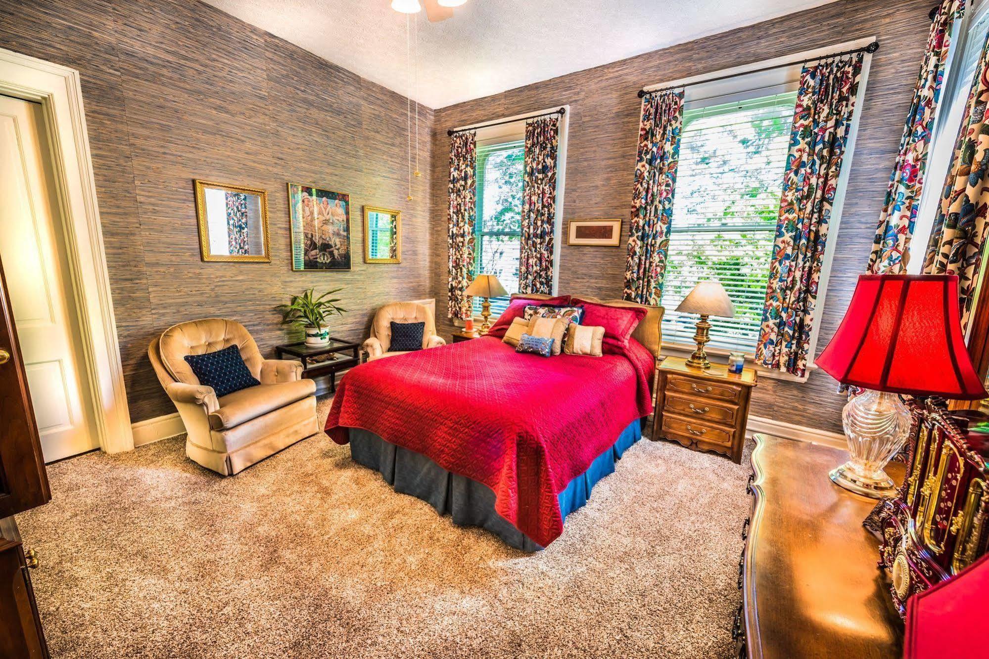 Inn At St James Court Louisville Eksteriør billede