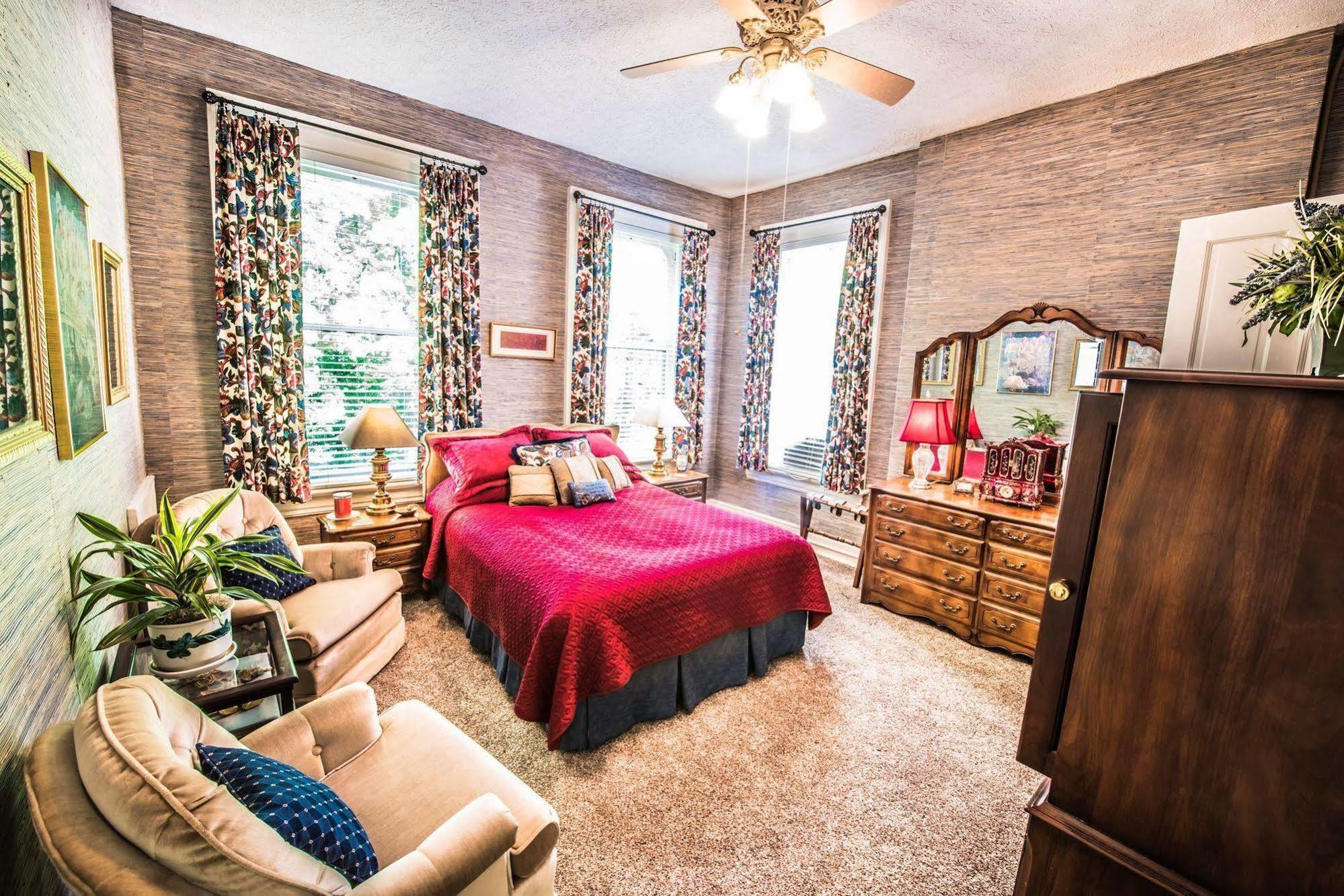 Inn At St James Court Louisville Eksteriør billede