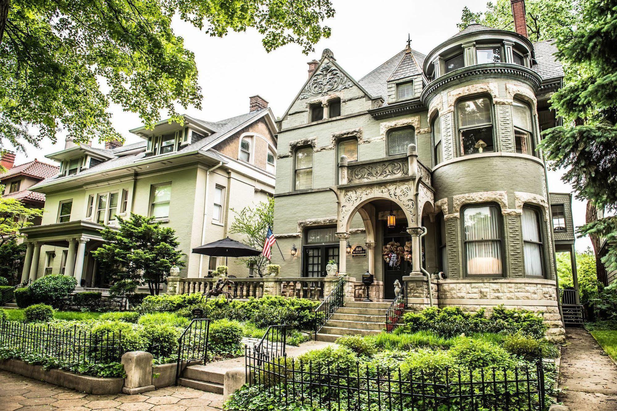 Inn At St James Court Louisville Eksteriør billede