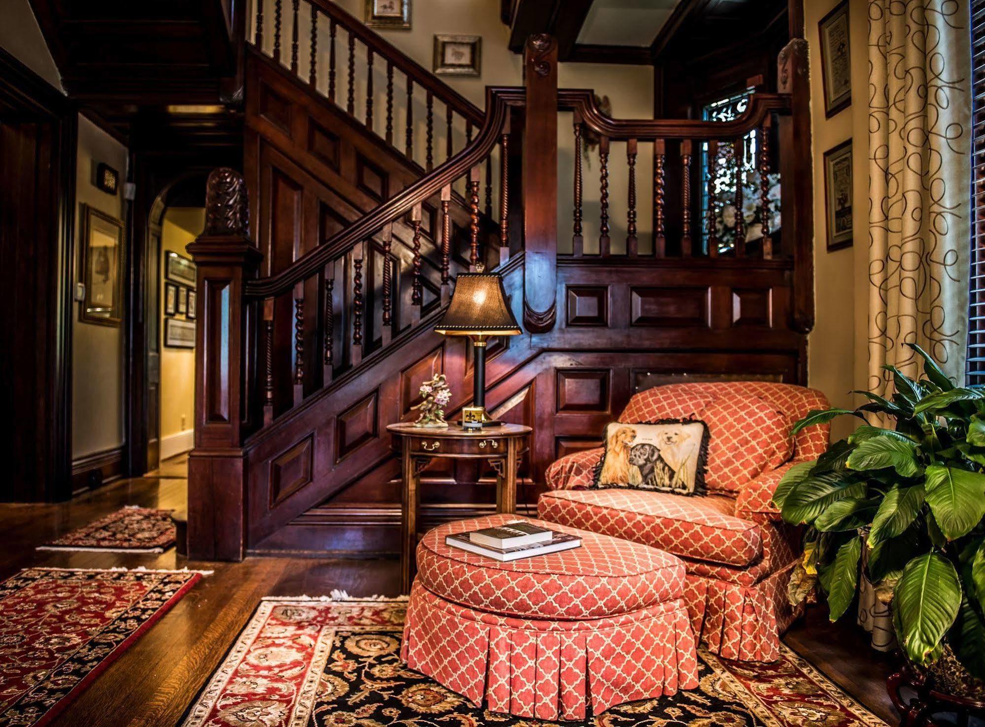 Inn At St James Court Louisville Eksteriør billede